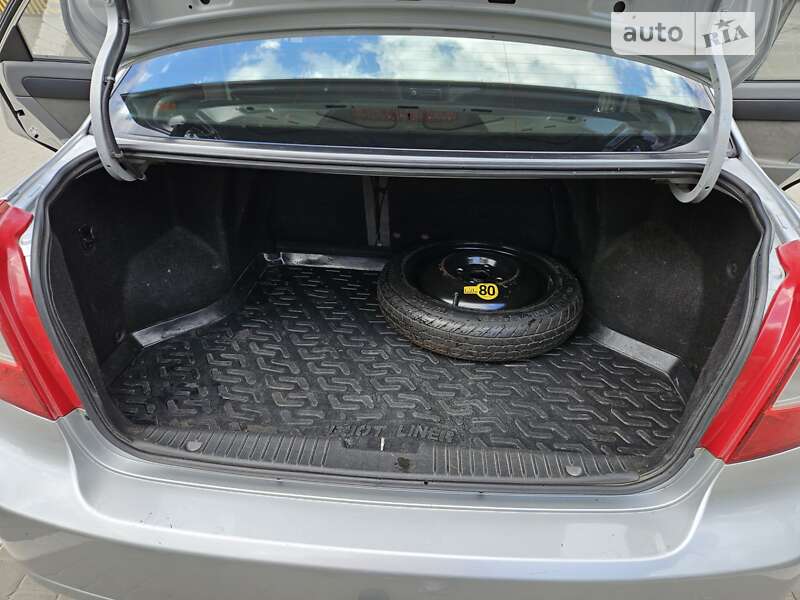 Седан Chevrolet Lacetti 2011 в Ірпені