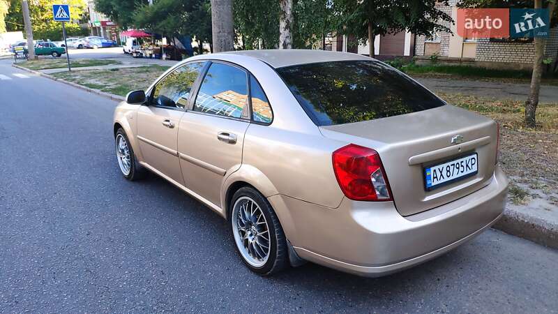 Седан Chevrolet Lacetti 2004 в Харькове