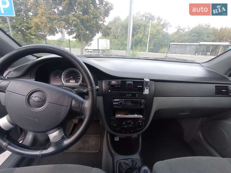 Седан Chevrolet Lacetti 2010 в Львове