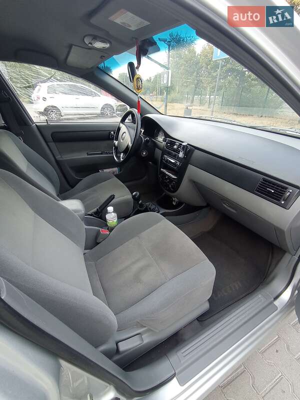 Седан Chevrolet Lacetti 2010 в Львове