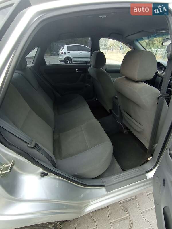 Седан Chevrolet Lacetti 2010 в Львове