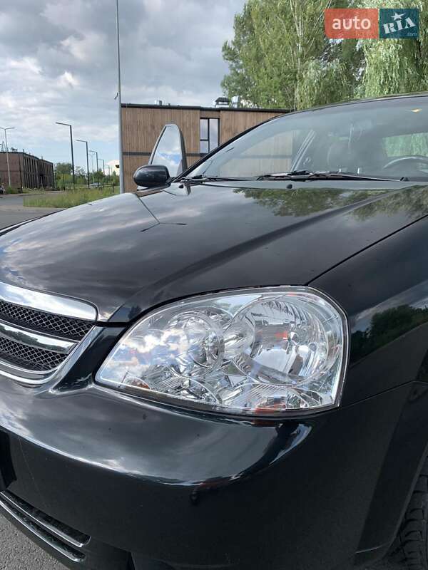 Седан Chevrolet Lacetti 2010 в Чернигове