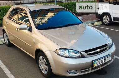 Хэтчбек Chevrolet Lacetti 2011 в Киеве