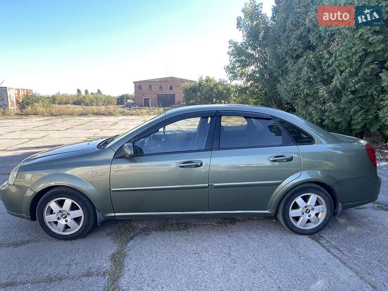 Седан Chevrolet Lacetti 2004 в Прилуках