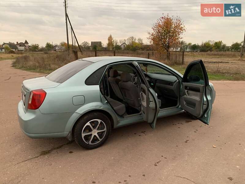 Седан Chevrolet Lacetti 2004 в Чернігові