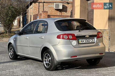 Хэтчбек Chevrolet Lacetti 2008 в 