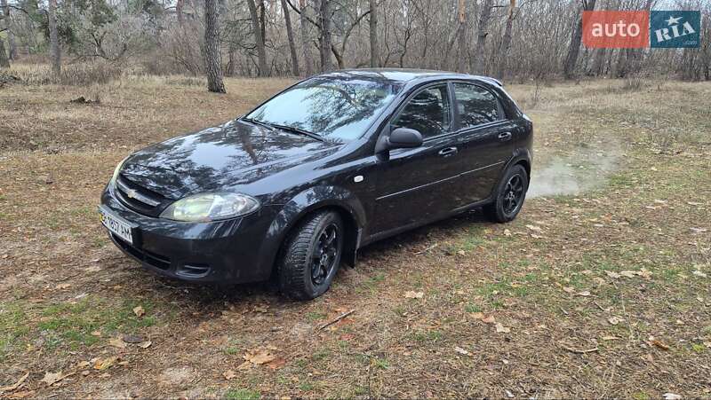 Хэтчбек Chevrolet Lacetti 2006 в 