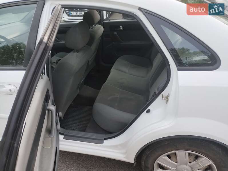 Седан Chevrolet Lacetti 2012 в Киеве