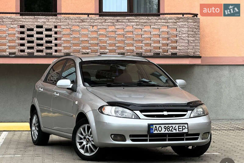 Хэтчбек Chevrolet Lacetti 2006 в Ужгороде