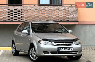 Хэтчбек Chevrolet Lacetti 2006 в Ужгороде