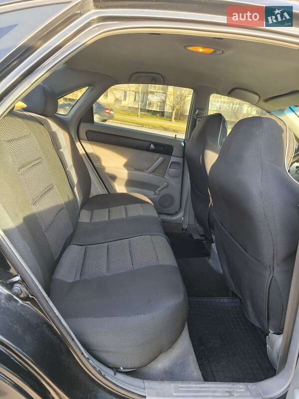 Седан Chevrolet Lacetti 2005 в Кременчуці
