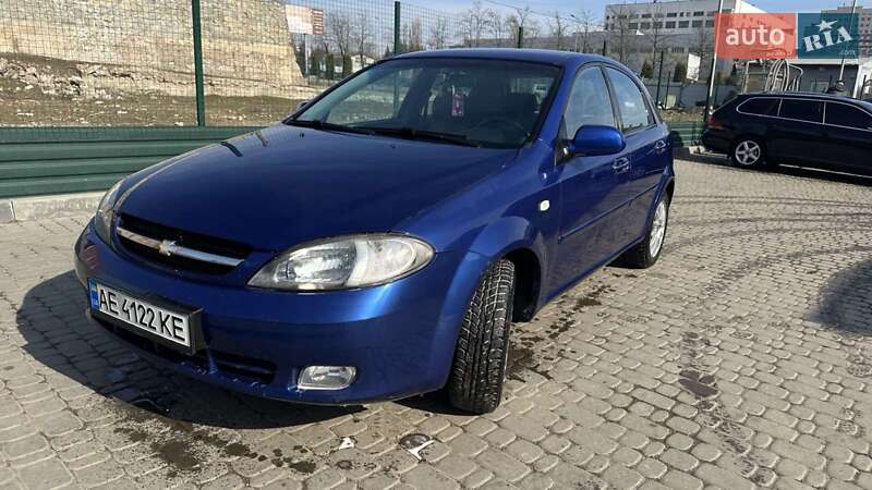 Хетчбек Chevrolet Lacetti 2005 в 