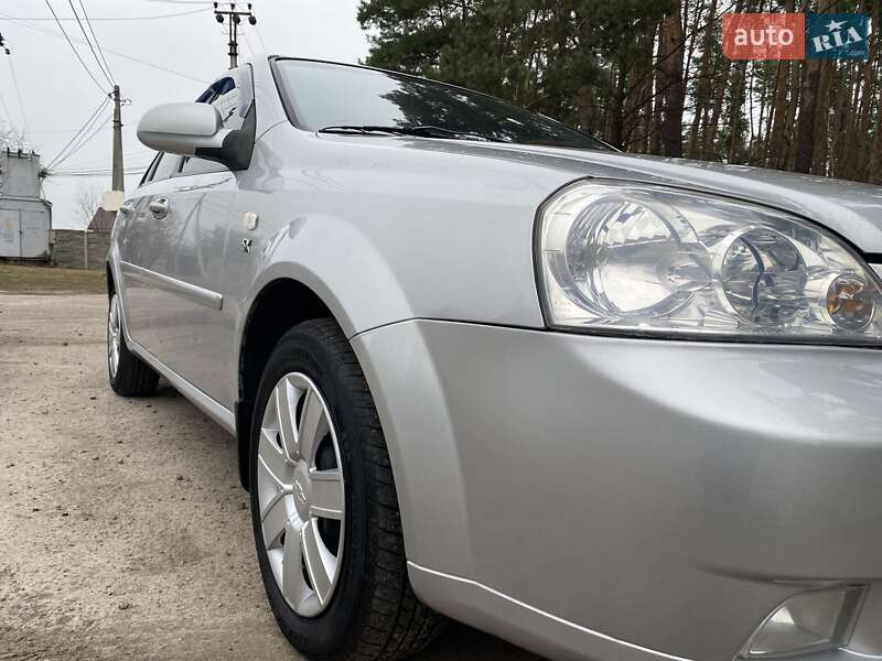 Седан Chevrolet Lacetti 2006 в Киеве