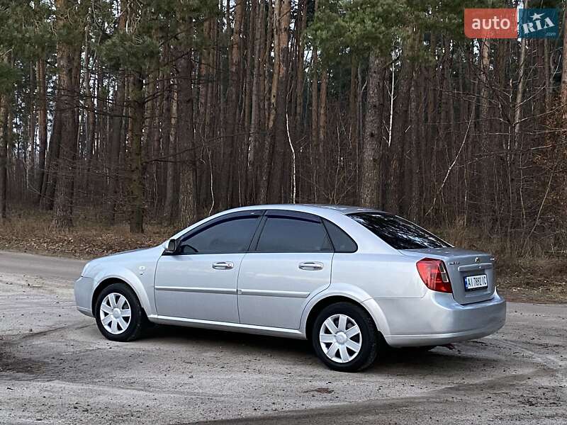 Седан Chevrolet Lacetti 2006 в Киеве