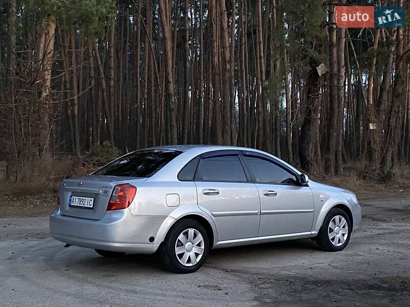 Седан Chevrolet Lacetti 2006 в Киеве