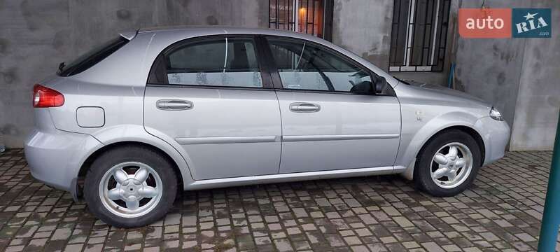 Хэтчбек Chevrolet Lacetti 2010 в Николаеве