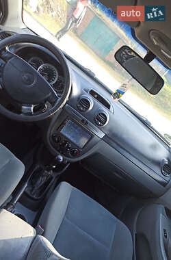 Хэтчбек Chevrolet Lacetti 2006 в 