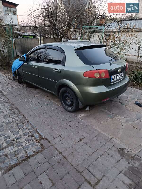 Хэтчбек Chevrolet Lacetti 2006 в 