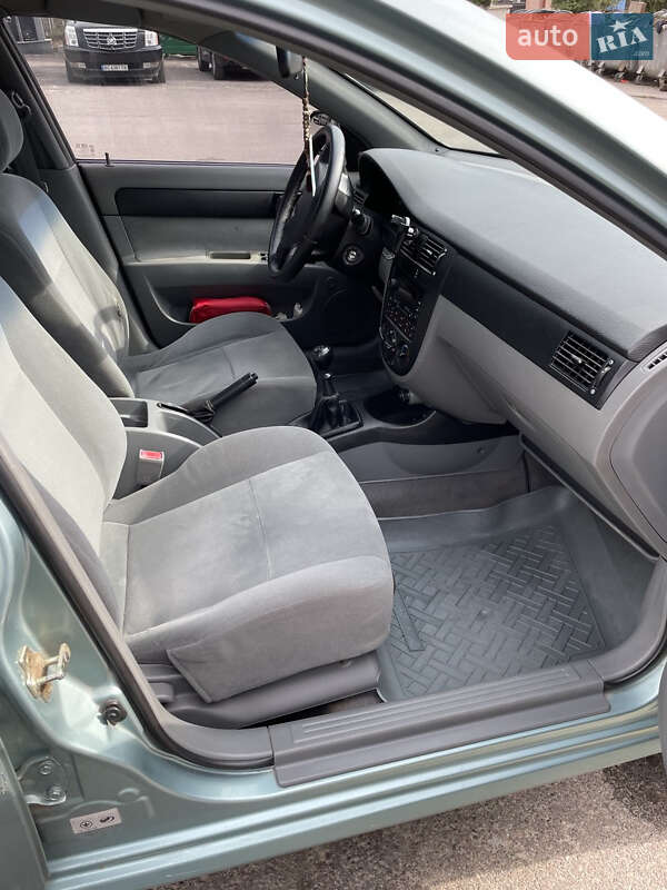 Седан Chevrolet Lacetti 2005 в Львові