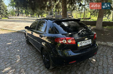 Хэтчбек Chevrolet Lacetti 2010 в 