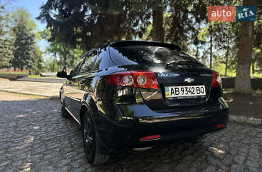Хэтчбек Chevrolet Lacetti 2010 в 
