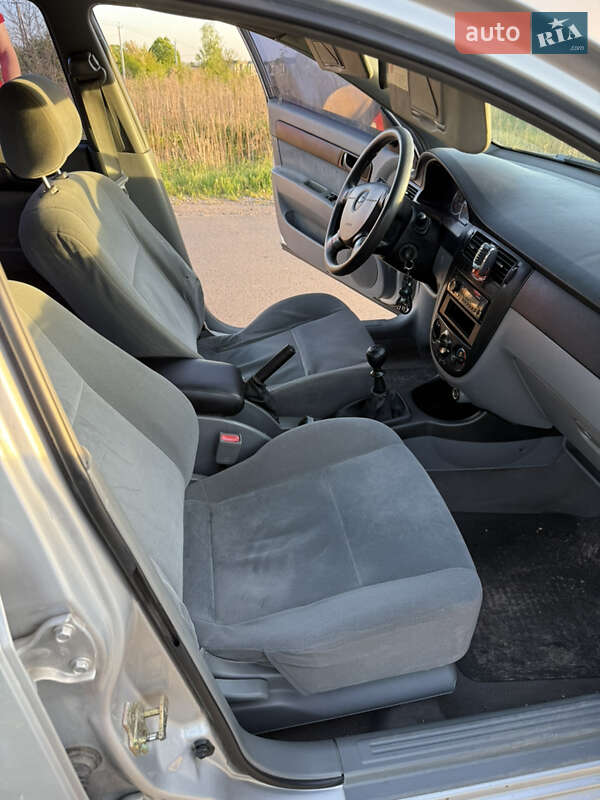 Седан Chevrolet Lacetti 2006 в Львове