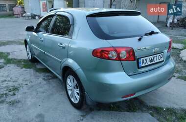 Хэтчбек Chevrolet Lacetti 2005 в 