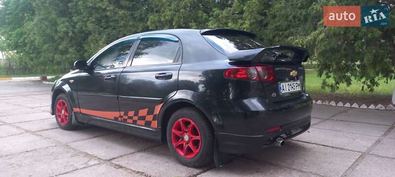 Хэтчбек Chevrolet Lacetti 2006 в 