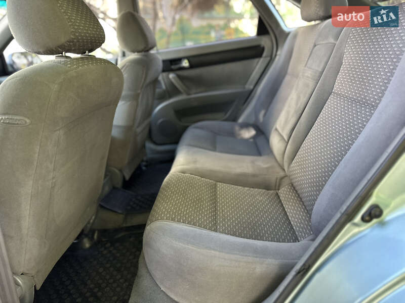 Седан Chevrolet Lacetti 2004 в Рівному