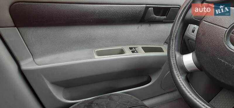 Седан Chevrolet Lacetti 2005 в Киеве