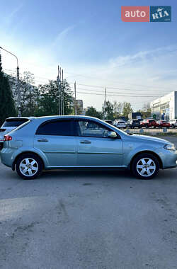Хетчбек Chevrolet Lacetti 2008 в 