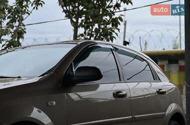 Хетчбек Chevrolet Lacetti 2005 в 