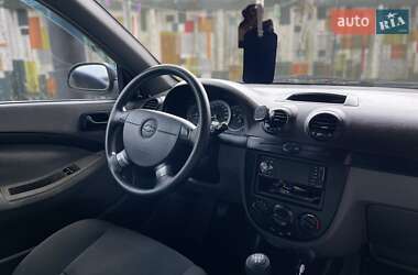 Хетчбек Chevrolet Lacetti 2005 в 