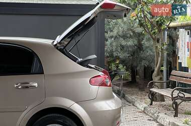 Хетчбек Chevrolet Lacetti 2005 в 