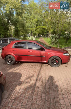 Хэтчбек Chevrolet Lacetti 2006 в 