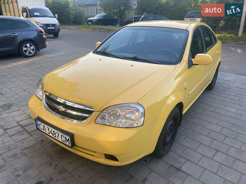 Седан Chevrolet Lacetti 2011 в 