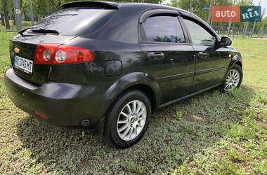 Хэтчбек Chevrolet Lacetti 2005 в 