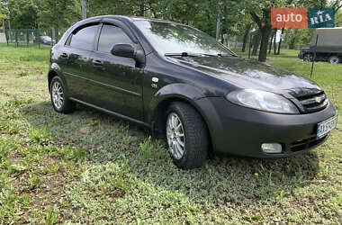 Хэтчбек Chevrolet Lacetti 2005 в 
