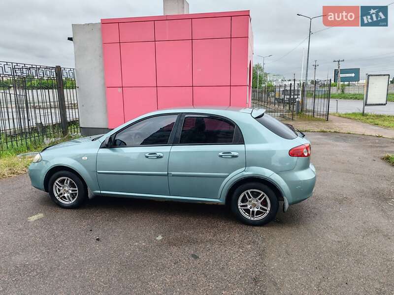 Хетчбек Chevrolet Lacetti 2007 в 