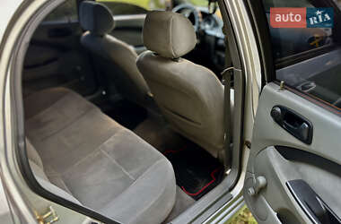 Хэтчбек Chevrolet Lacetti 2005 в 