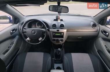 Хэтчбек Chevrolet Lacetti 2005 в 