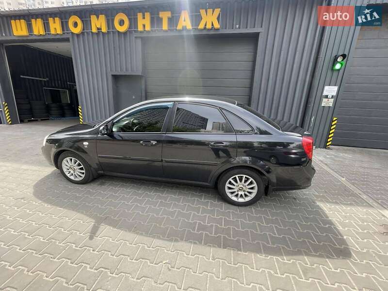 Седан Chevrolet Lacetti 2011 в Киеве