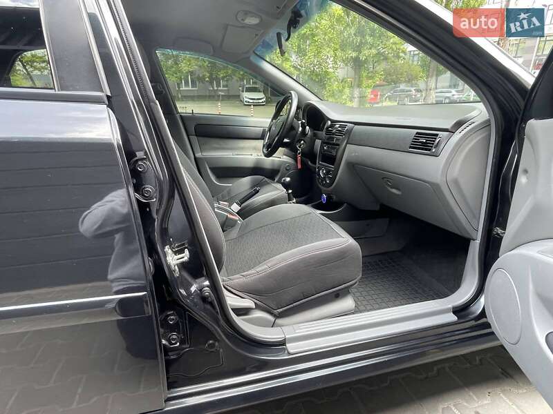 Седан Chevrolet Lacetti 2011 в Киеве