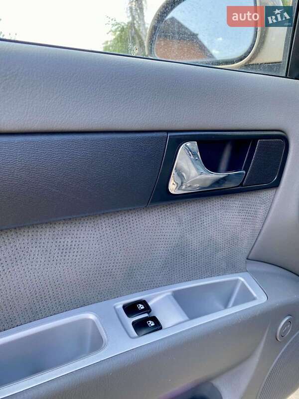 Седан Chevrolet Lacetti 2005 в Дніпрі