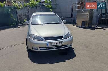 Хэтчбек Chevrolet Lacetti 2005 в 