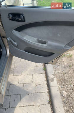 Хэтчбек Chevrolet Lacetti 2005 в 