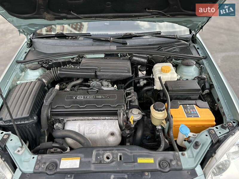 Седан Chevrolet Lacetti 2006 в Киеве