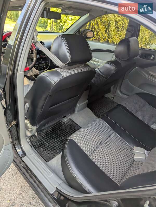 Хэтчбек Chevrolet Lacetti 2009 в Ровно
