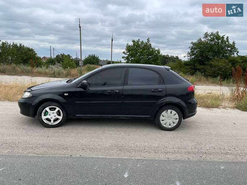 Хэтчбек Chevrolet Lacetti 2005 в Малой Виске