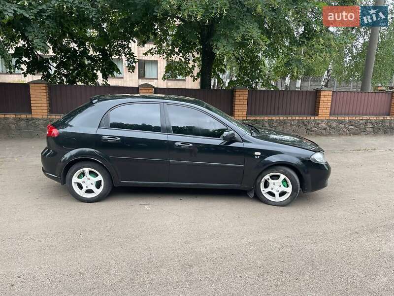 Хэтчбек Chevrolet Lacetti 2005 в Малой Виске
